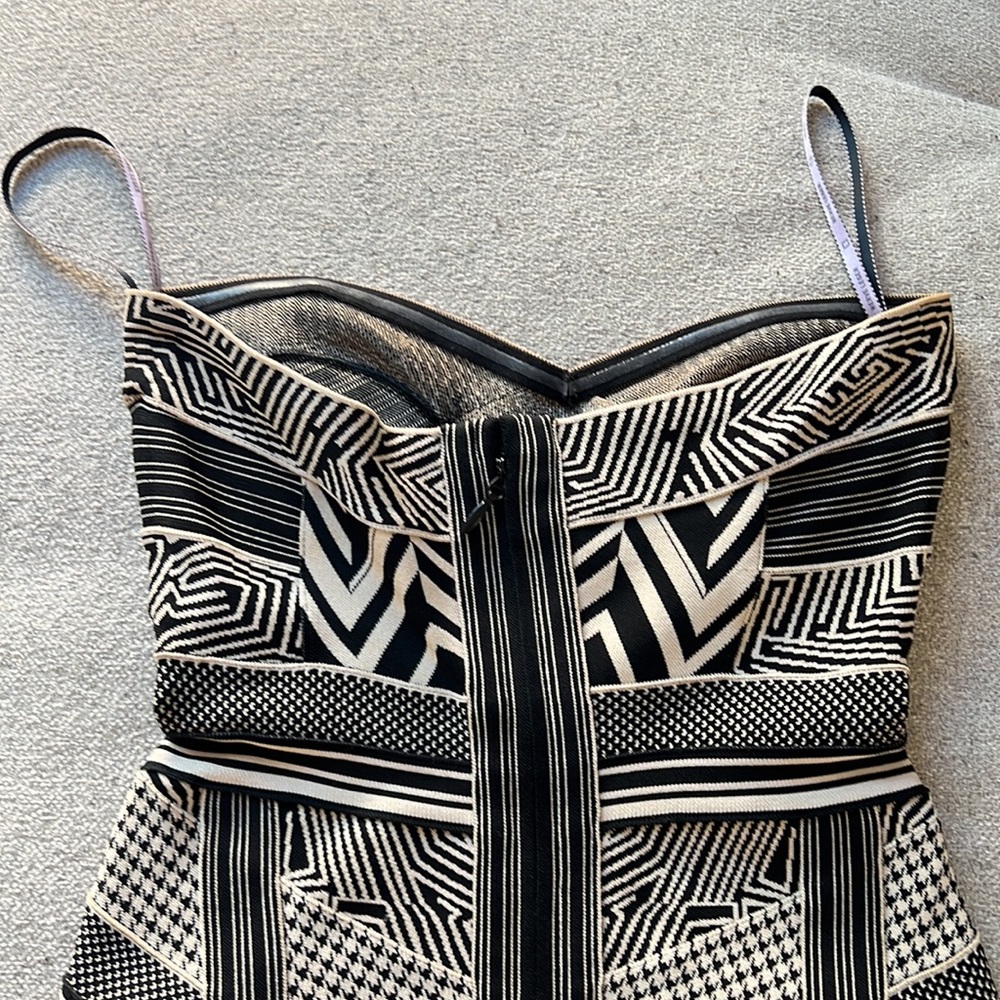 COPY - Herve leger dress - Picture 13 of 15